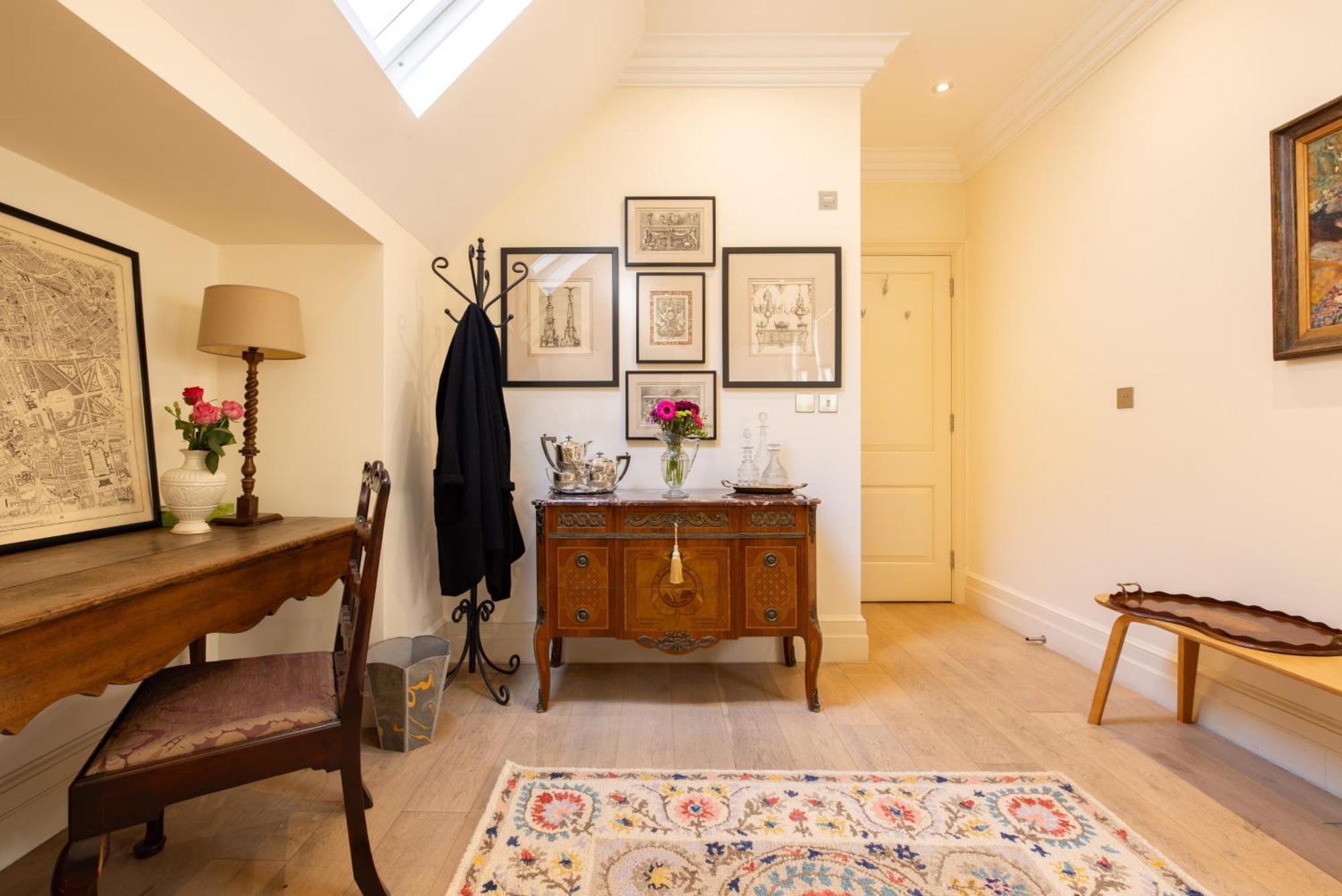 Large 3-bed 5-guest 1841 Duplex House Paddington