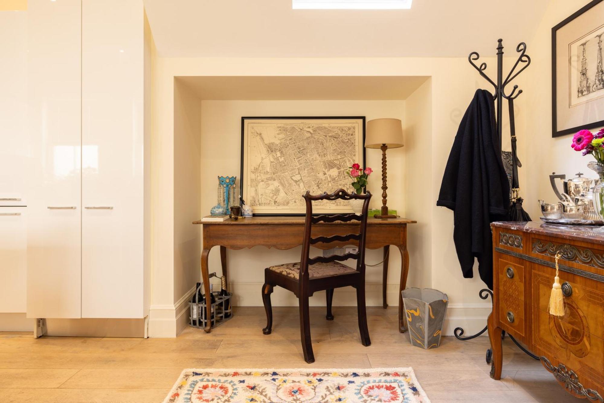 Large 3-bed 5-guest 1841 Duplex House Paddington *