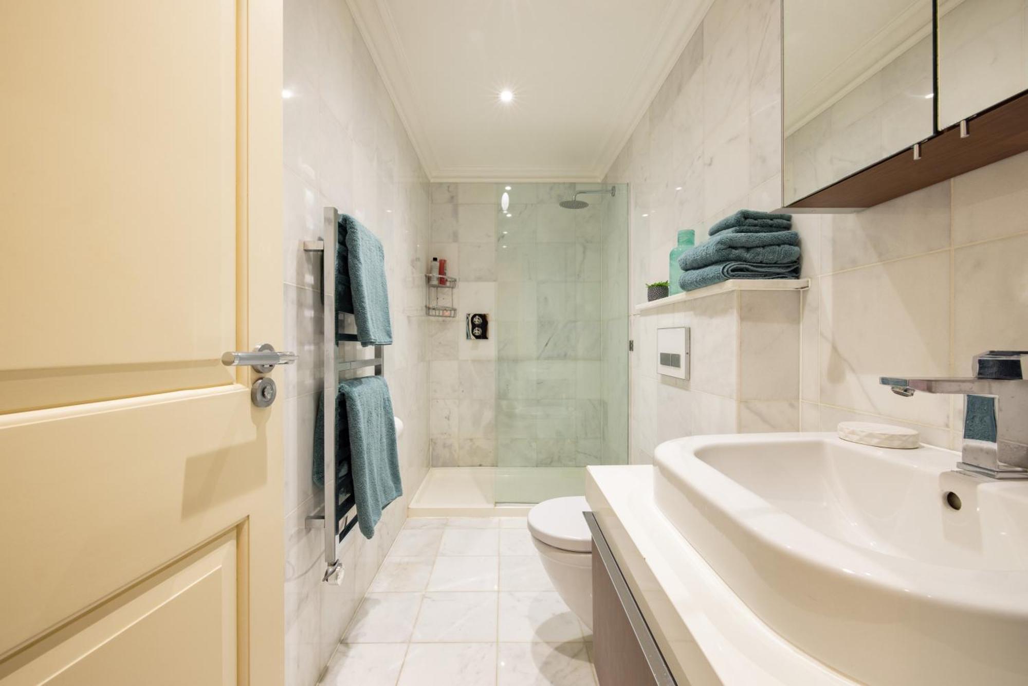 Large 3-bed 5-guest 1841 Duplex House Paddington London