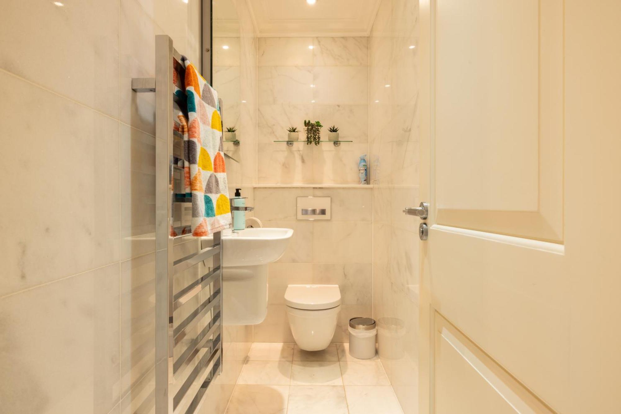 Large 3-bed 5-guest 1841 Duplex House Paddington