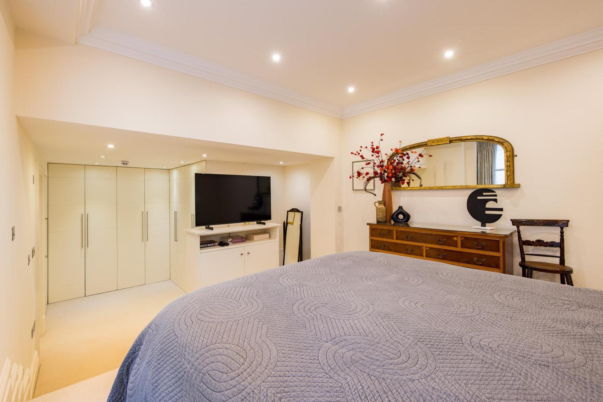 Large 3-bed 5-guest 1841 Duplex House Paddington *