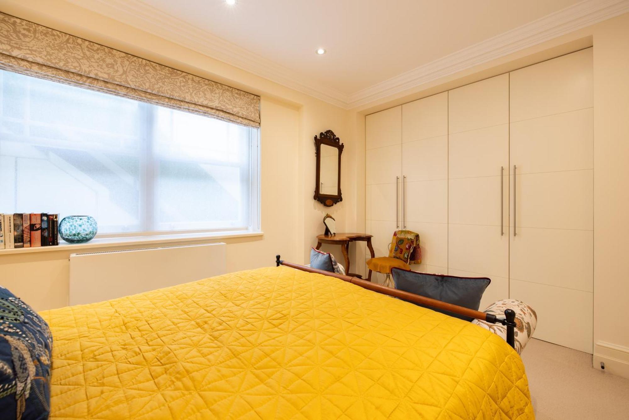 Large 3-bed 5-guest 1841 Duplex House Paddington