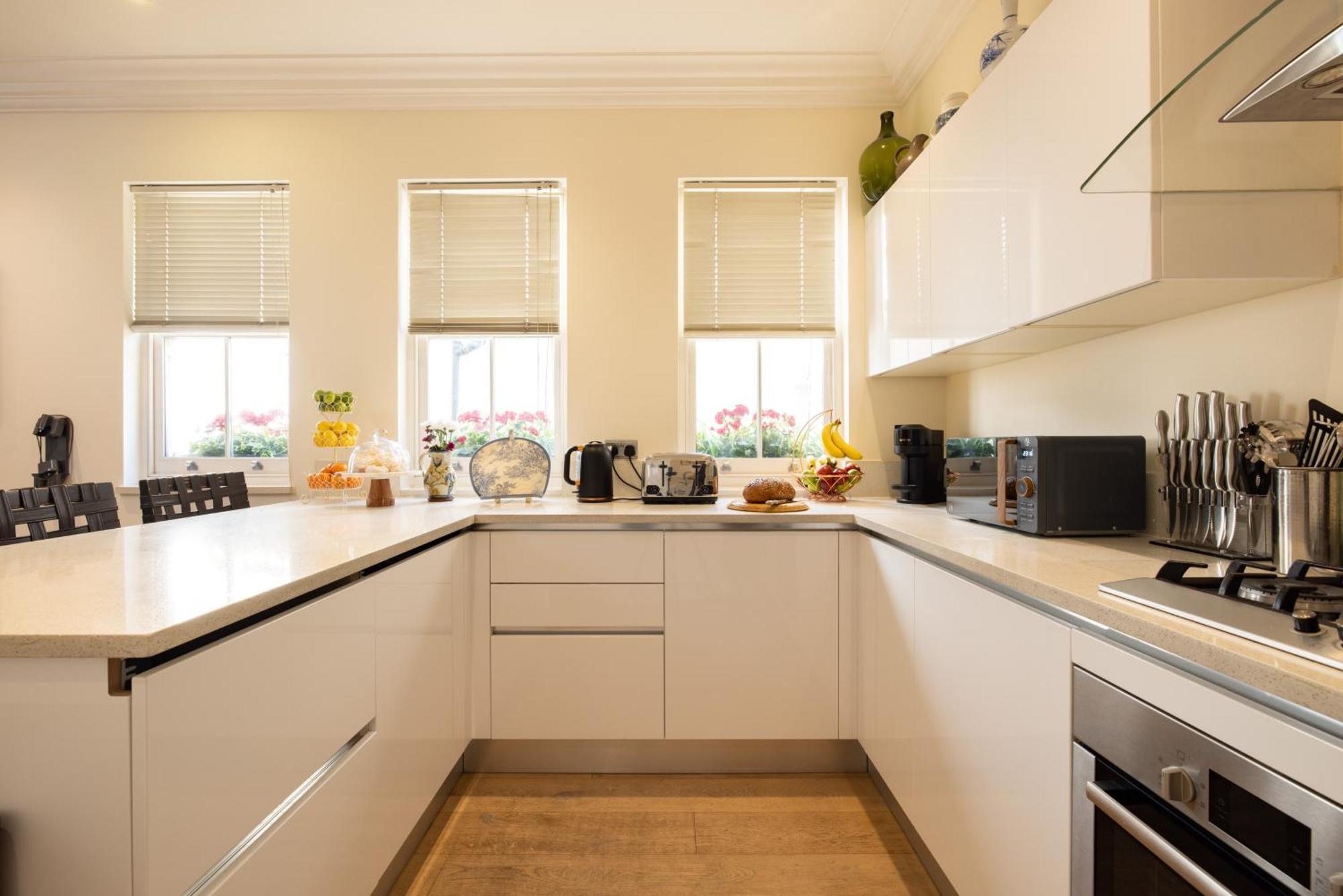 Large 3-bed 5-guest 1841 Duplex House Paddington Apartment