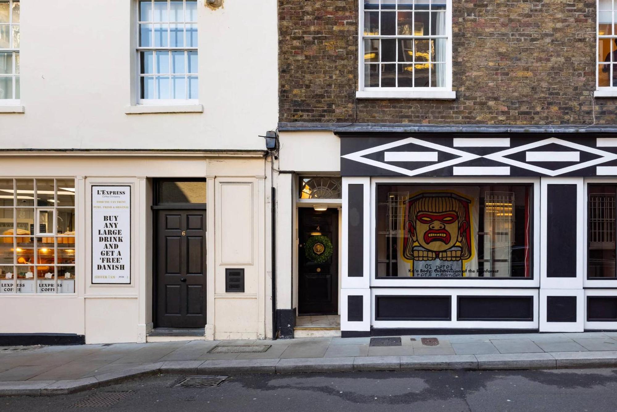 Mayfair 3-bed 5-guest Berkeley Square 1729 House Apartment