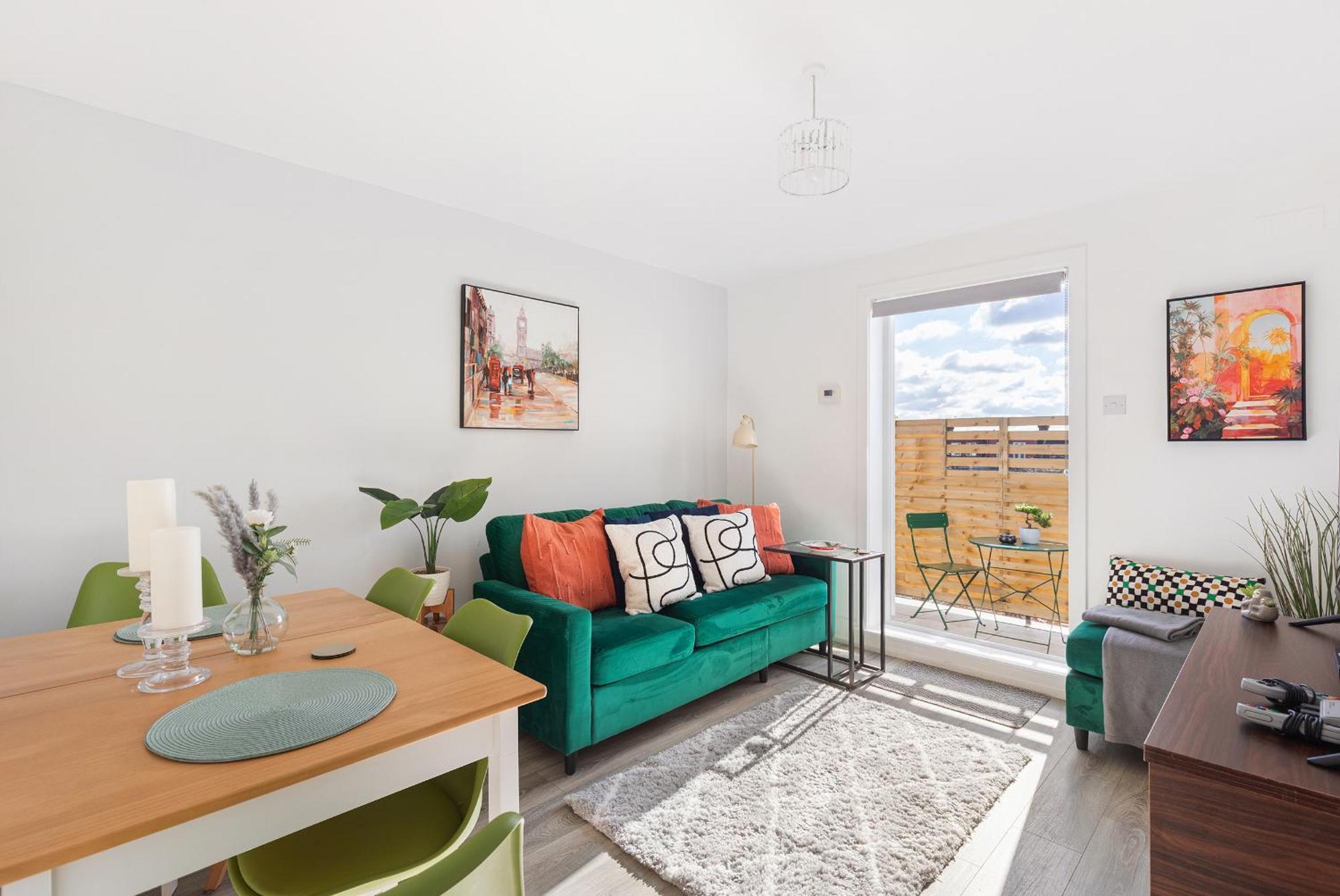 Mortimer Balcony Apartment *
