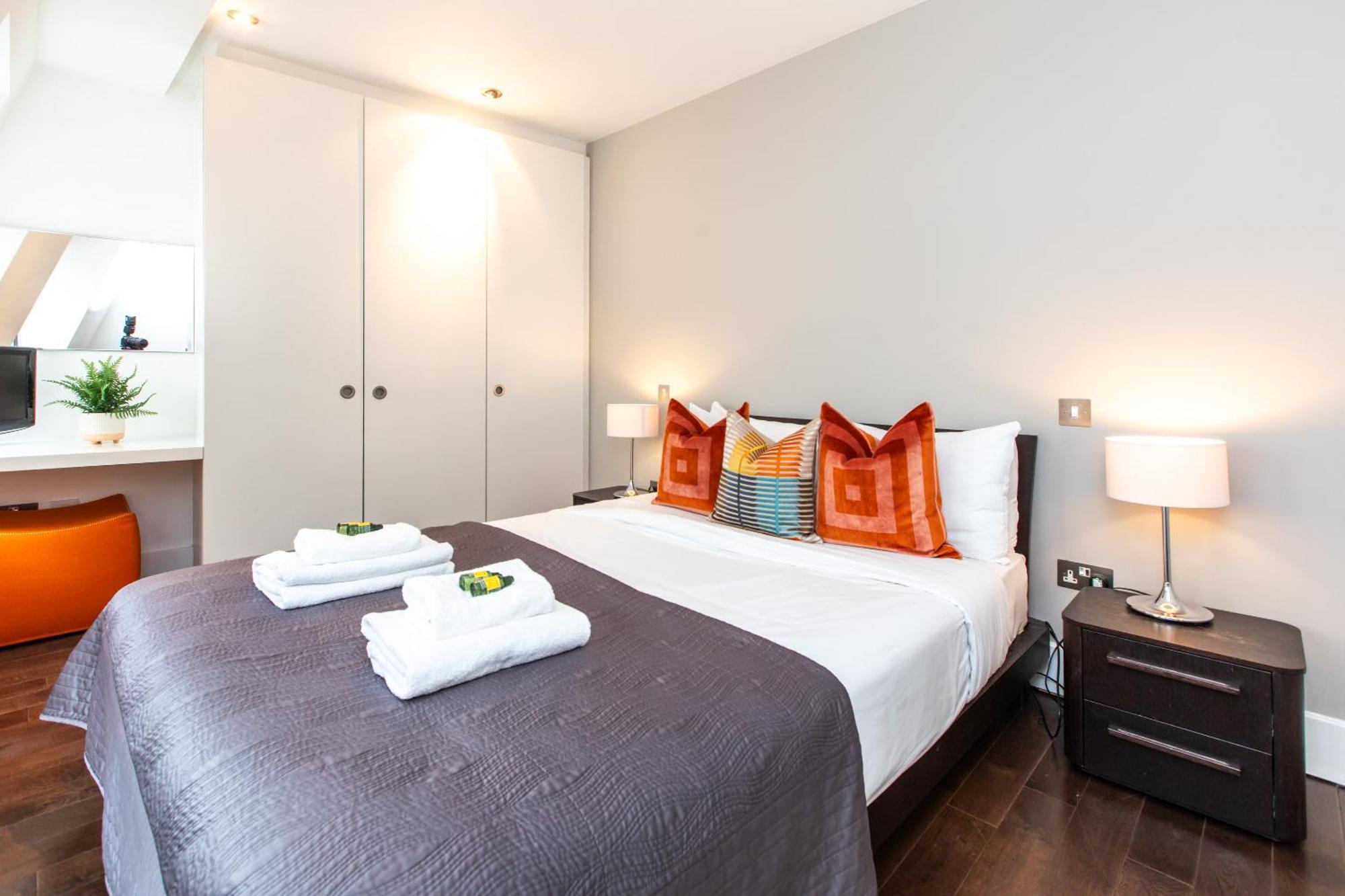 Charming 1br Near Monument Station! Appartement