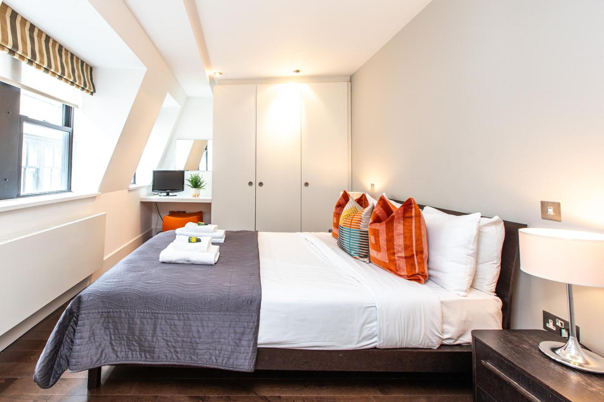 Appartement Charming 1br Near Monument Station! *