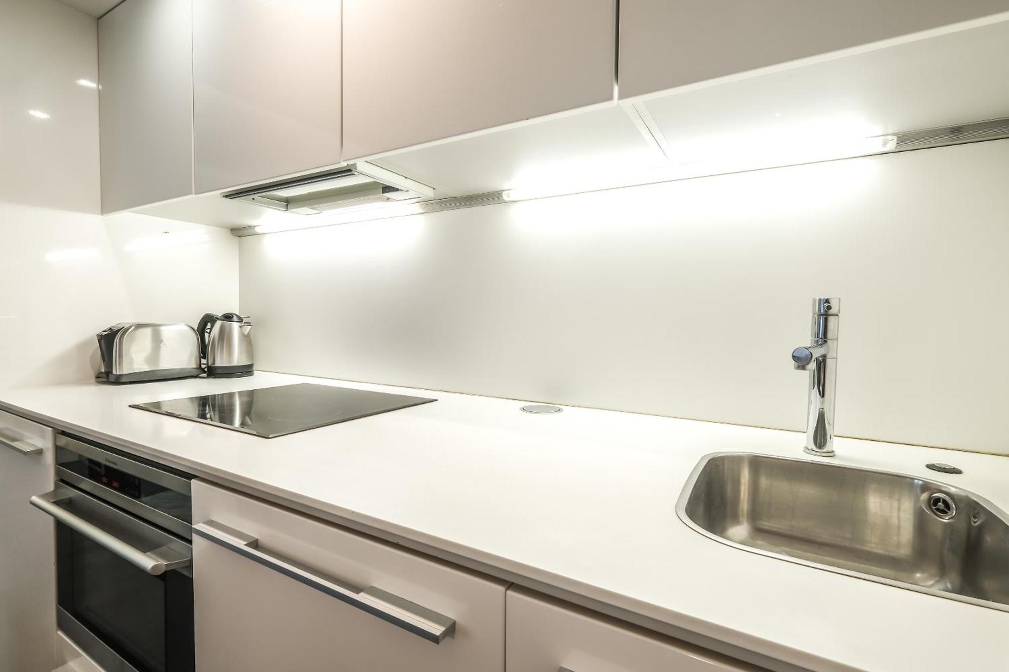 Modern 1br Near Bridge Apartment *
