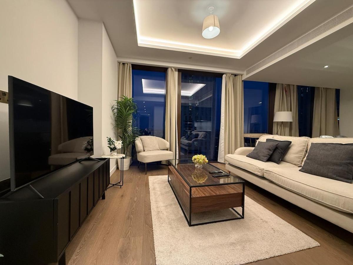 Apartment Large Luxury Riverside 2 Bedroom In Battersea