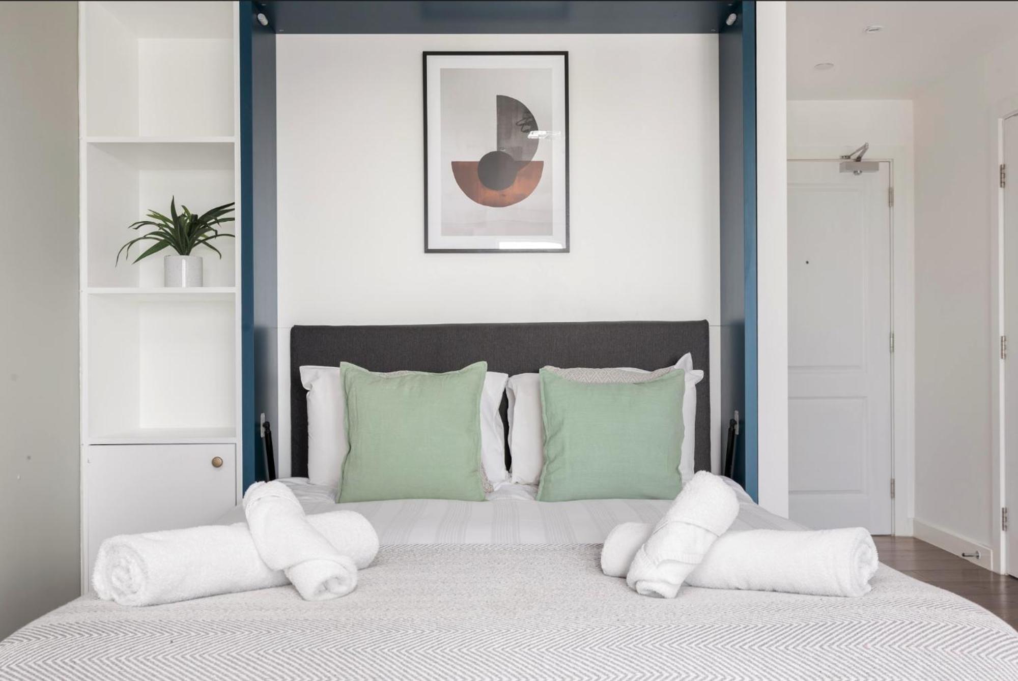 Studio Flat In Hackney Apartment