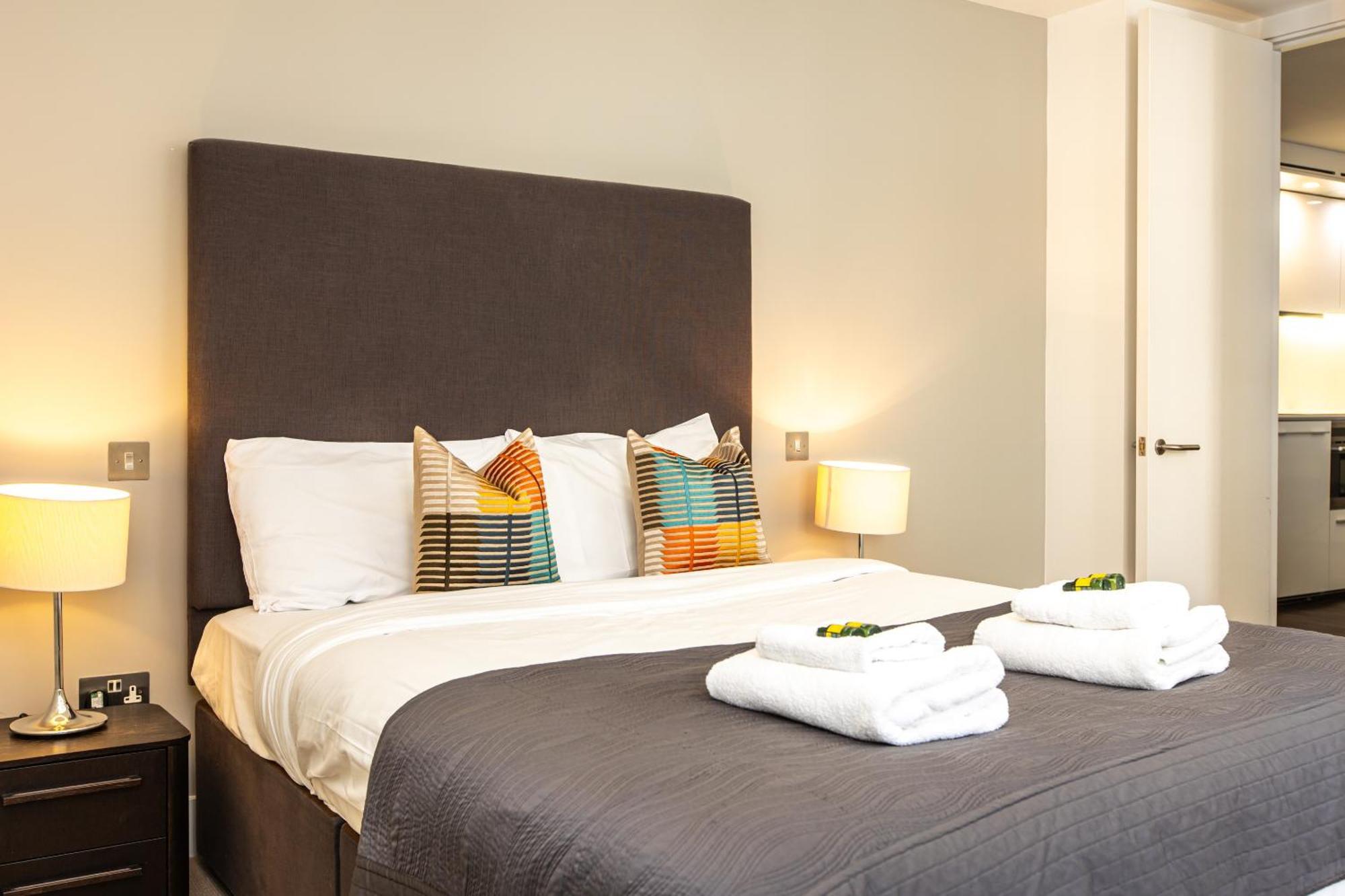 Apartamento Contemporary 1br Near Monument St! Londres
