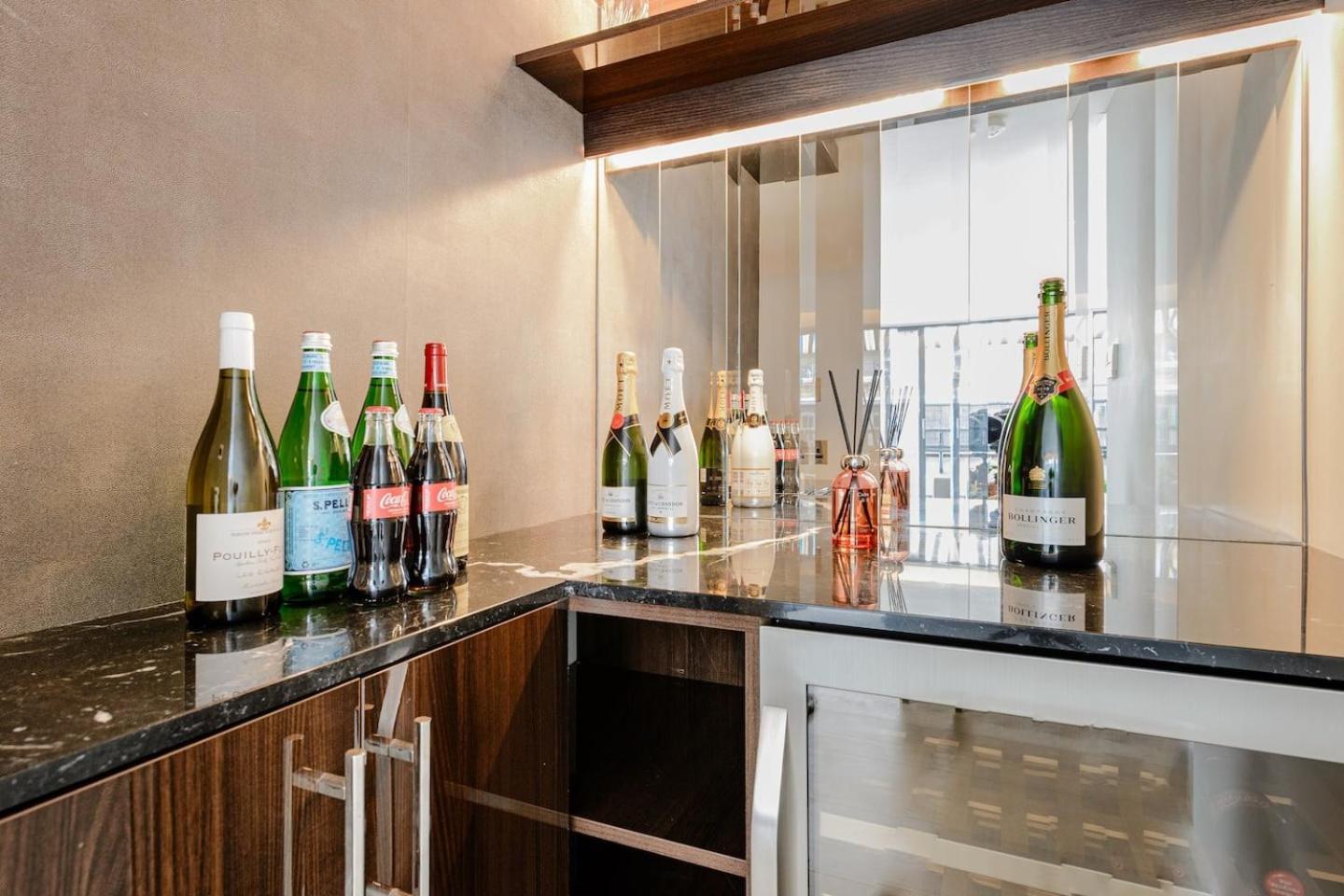 Award Winning Interior Designed Luxurious Mews In Knightsbridge Holiday home