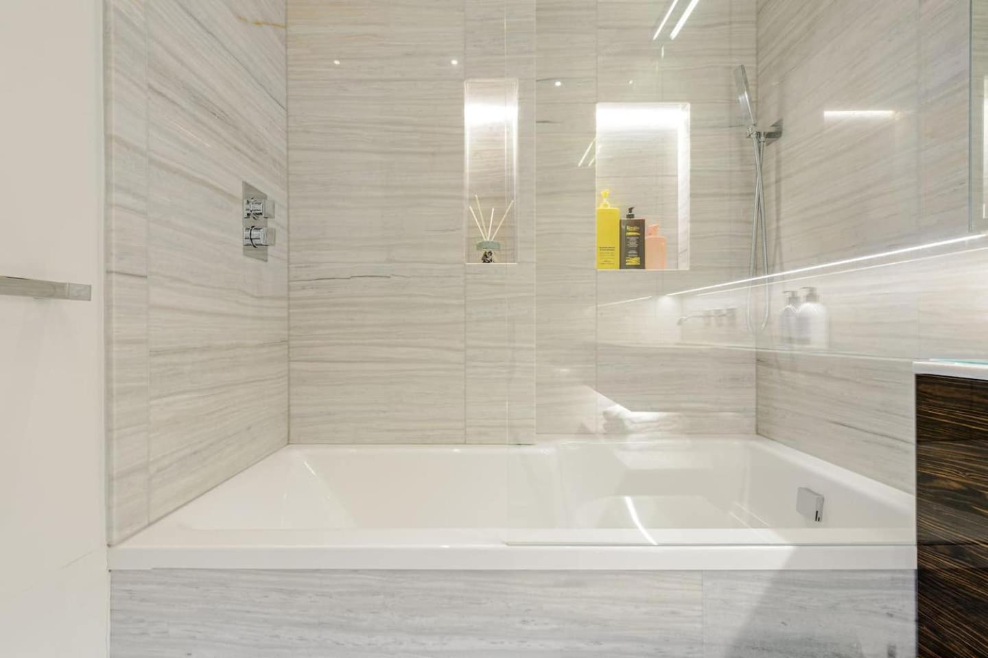 Holiday home Award Winning Interior Designed Luxurious Mews In Knightsbridge London