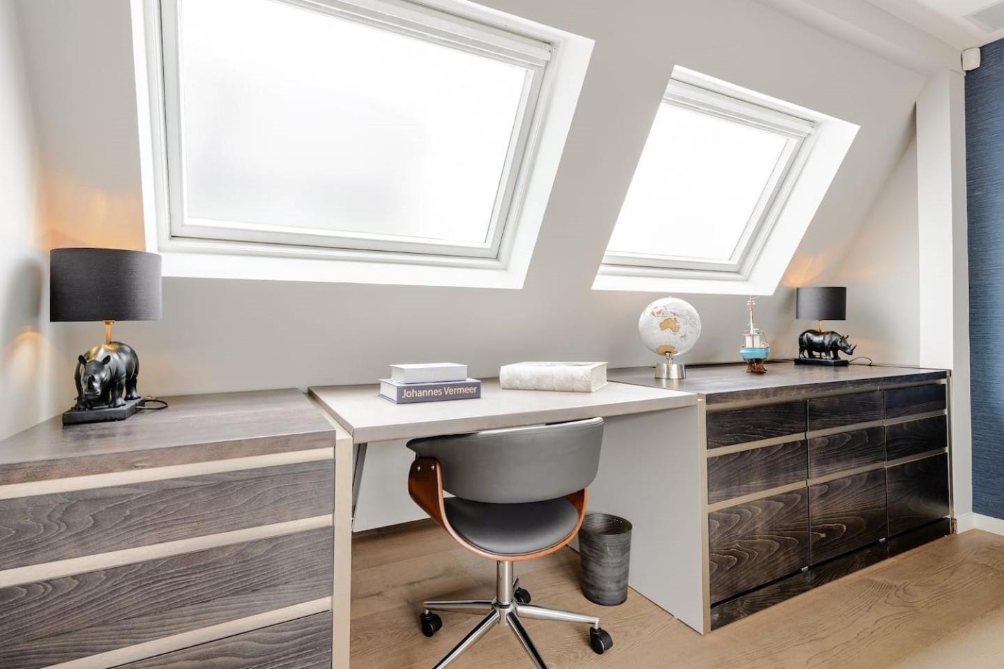 Award Winning Interior Designed Luxurious Mews In Knightsbridge *