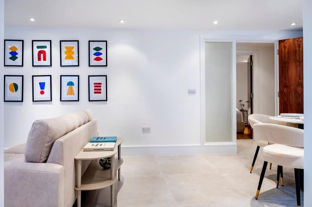 The Urban Minimalist- Notting Hill 2 Bed Apartment