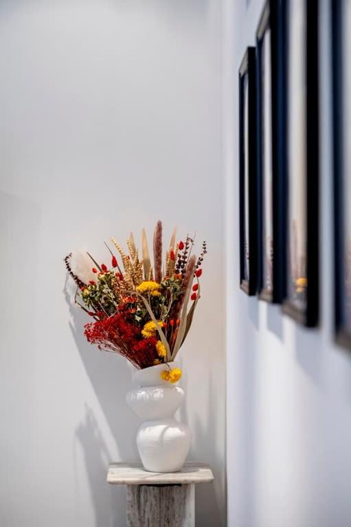 The Urban Minimalist- Notting Hill 2 Bed