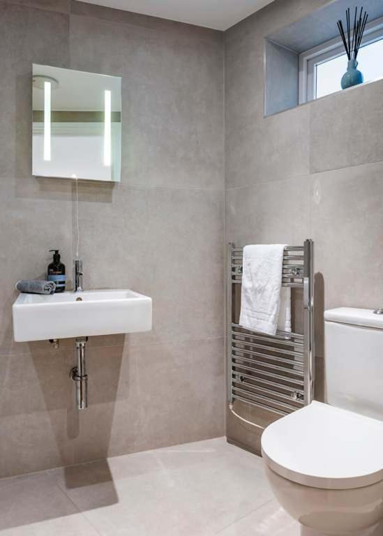 The Urban Minimalist- Notting Hill 2 Bed Apartment