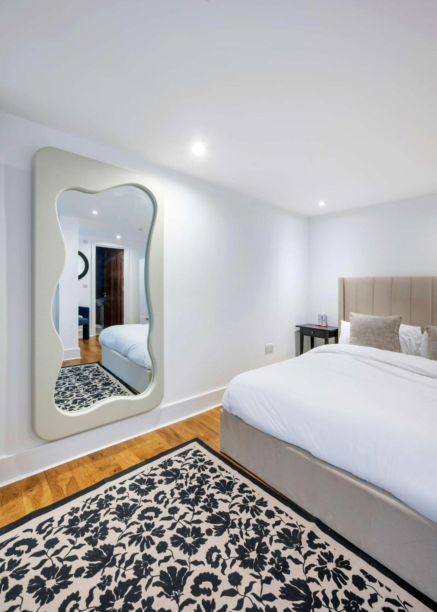 The Urban Minimalist- Notting Hill 2 Bed Apartment