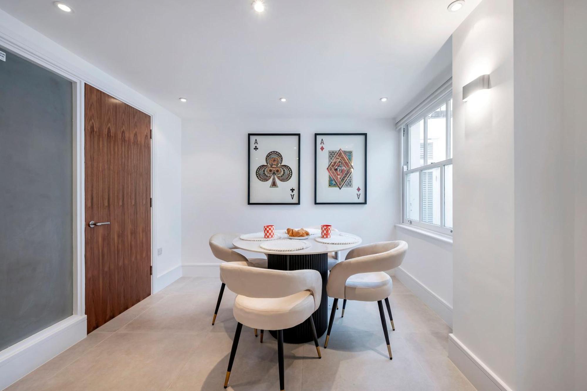 The Urban Minimalist- Notting Hill 2 Bed