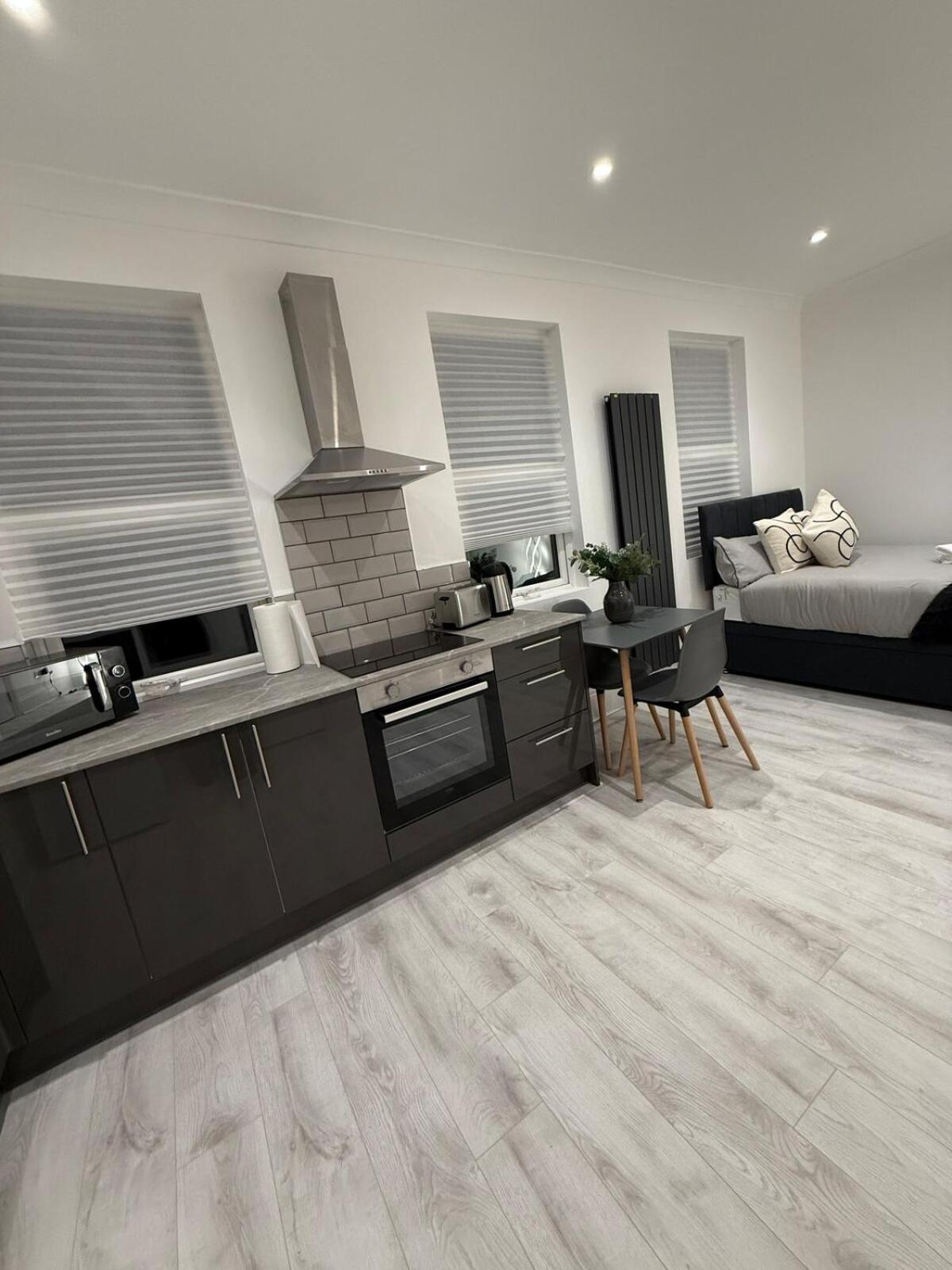 The Avenue Apartment *
