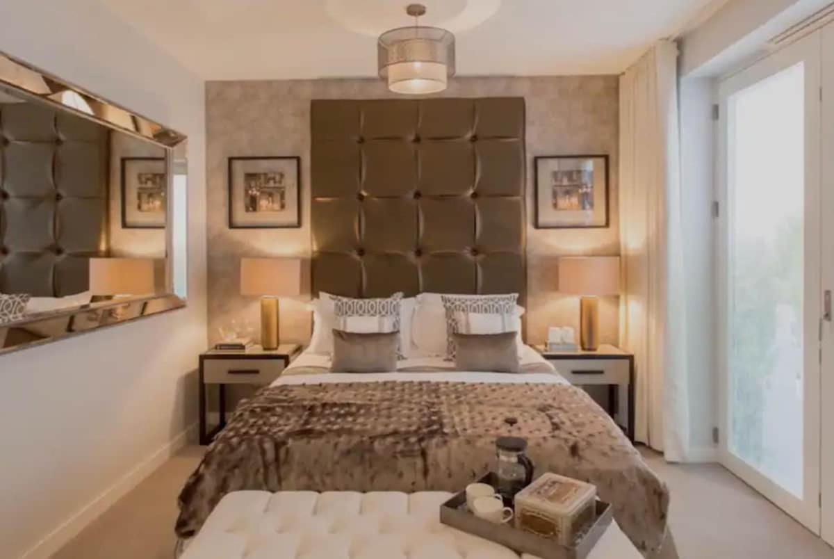 Luxury Boutique Designer Apartment- Tube Access- Zone 1 * London