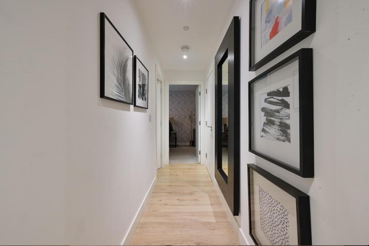 Luxury Boutique Designer Apartment- Tube Access- Zone 1 Apartment
