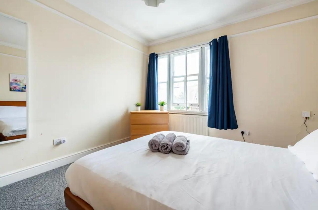 Apartamento Lovely 3-bed 20 Minutes To Londres