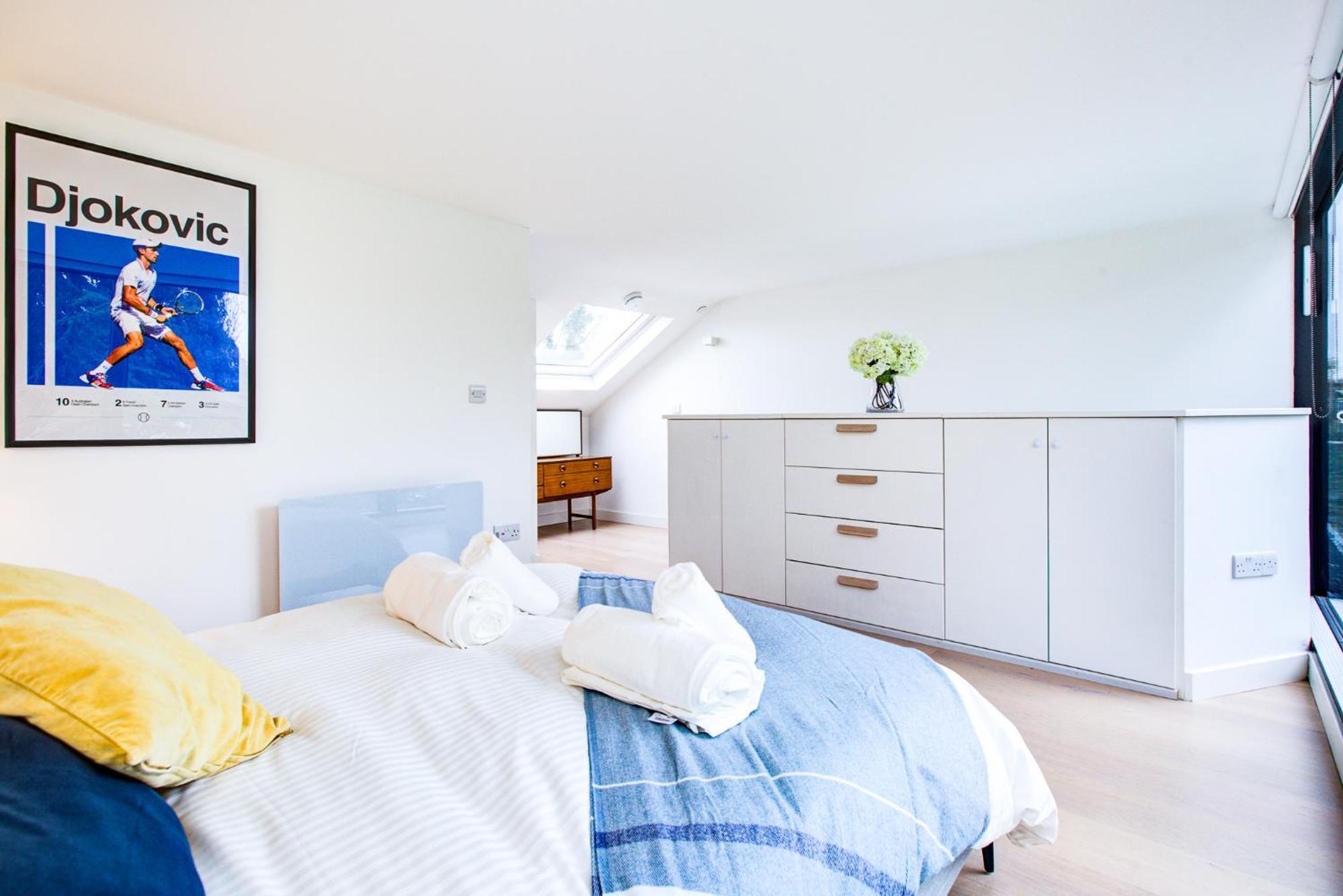 Neoteric Wimbledon Village Holiday home