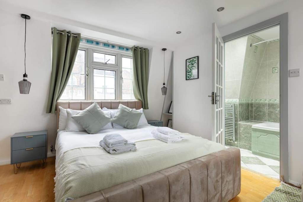 *-* Beautiful Townhouse In *-* Holiday home London