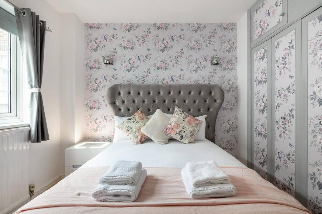 Holiday home *-* Beautiful Townhouse In *-* London