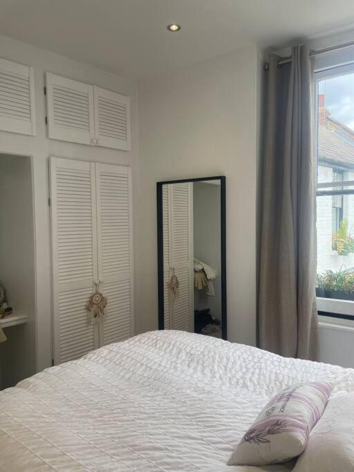 Spacious 1-bedroom In Belsize Village Appartement