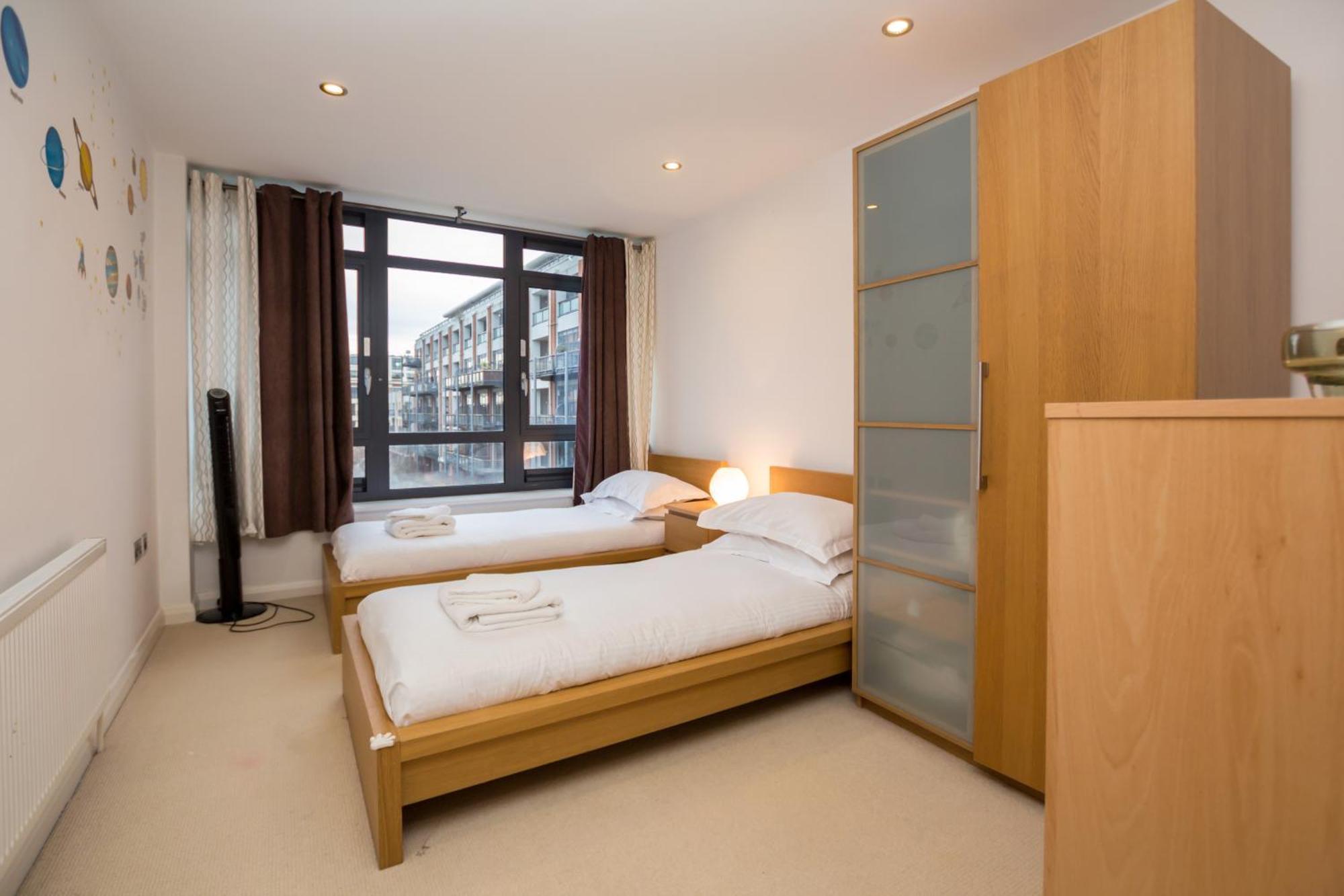 Splendid 2 Bdr With Panoramic View, Acton Appartement Londen