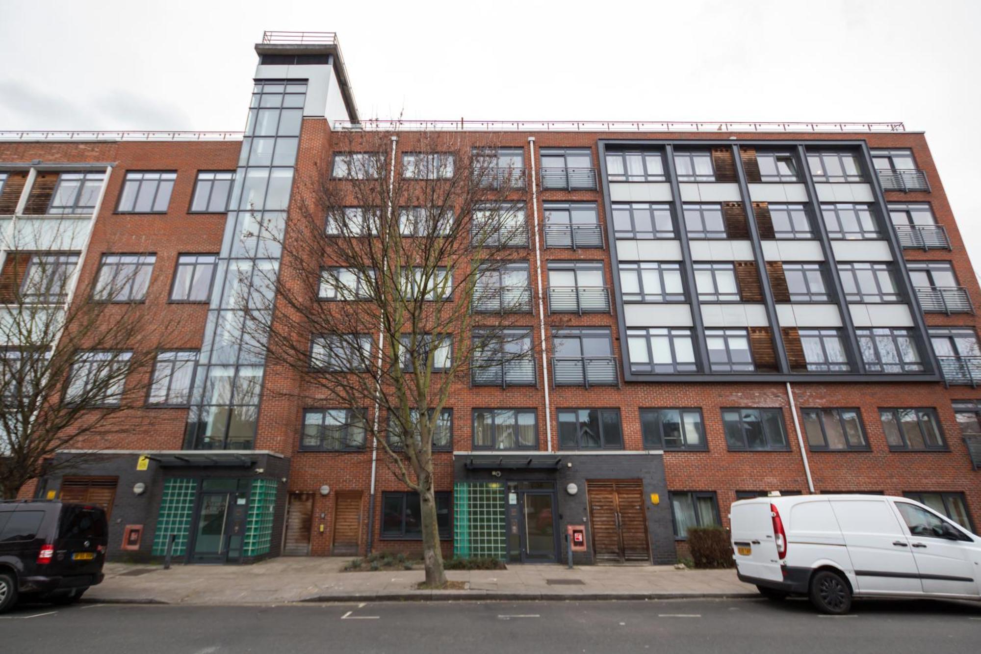 Splendid 2 Bdr With Panoramic View, Acton * Londen