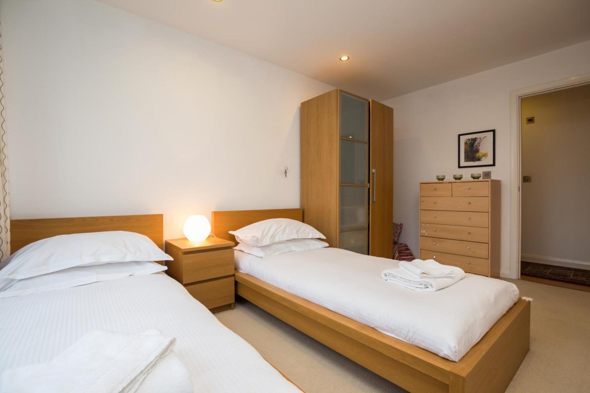 Splendid 2 Bdr With Panoramic View, Acton Appartement Londen