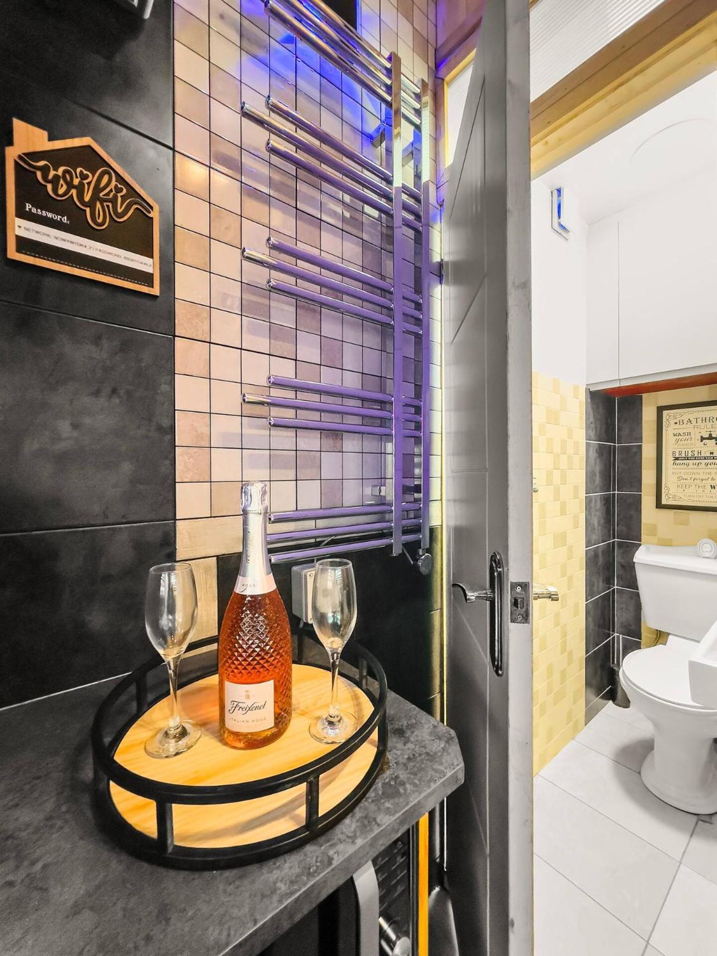 Apartment Special Spa-partment Whot Tub,sauna,lounge-maerdy London