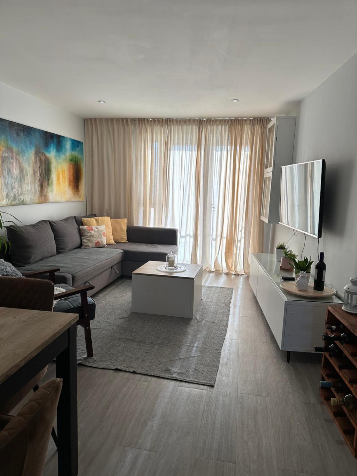 Lovely 2-bed In Apartment London