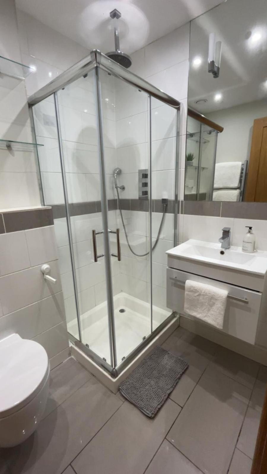 Kensington - Mezzanie Stylish Flat Apartment