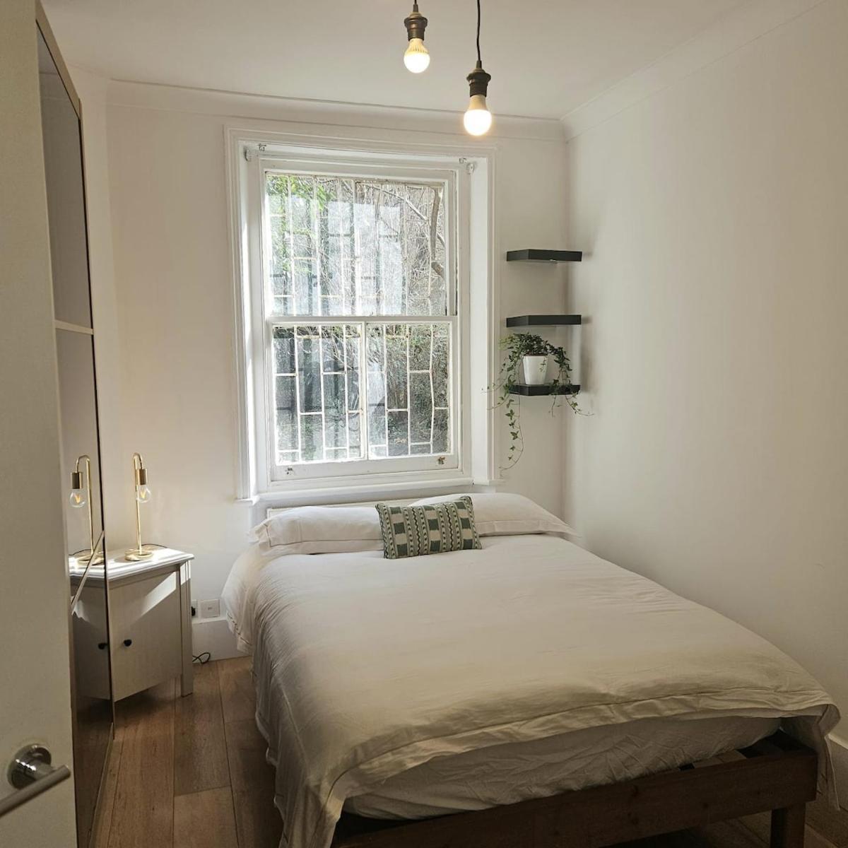 Spacious 3 Bedroom In Maida Vale Londres