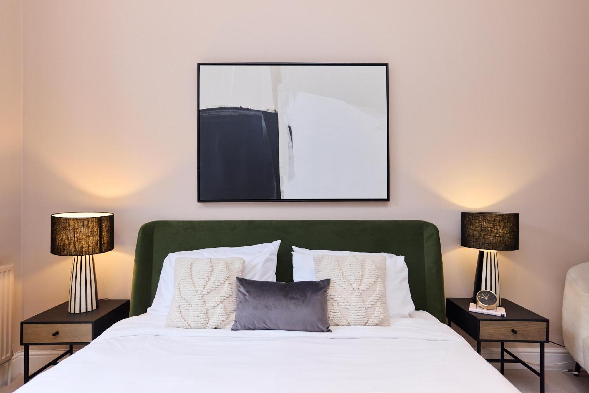 The Violet Hill Haven - 3bdr With Garden Apartment *