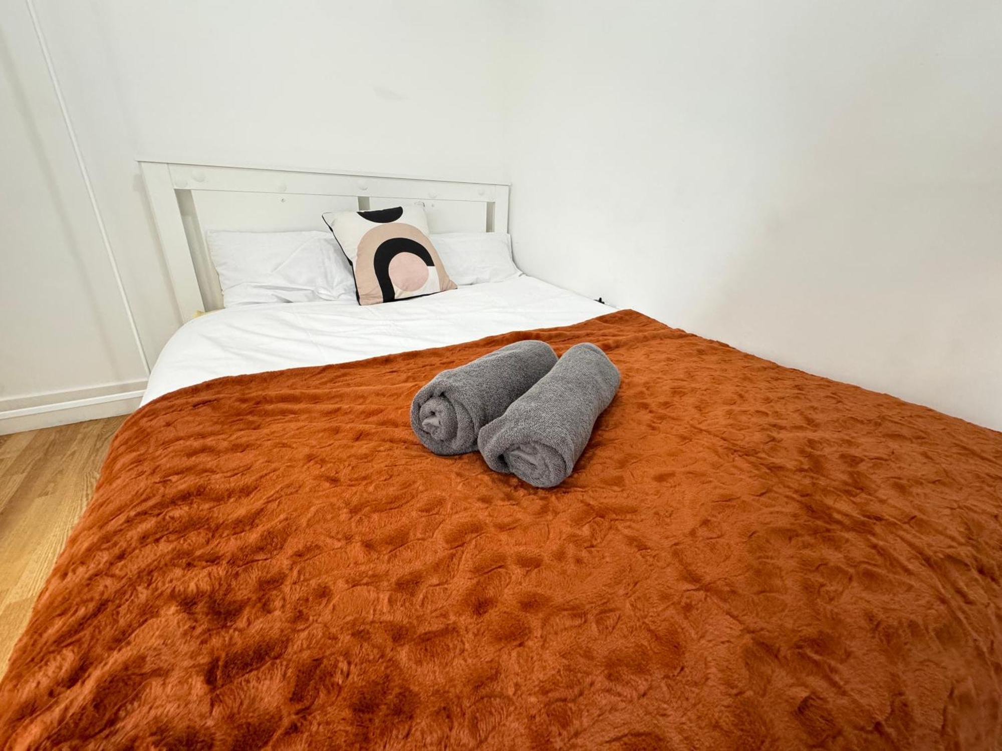Wembley Stadium Rooms, 12mins Homestay
