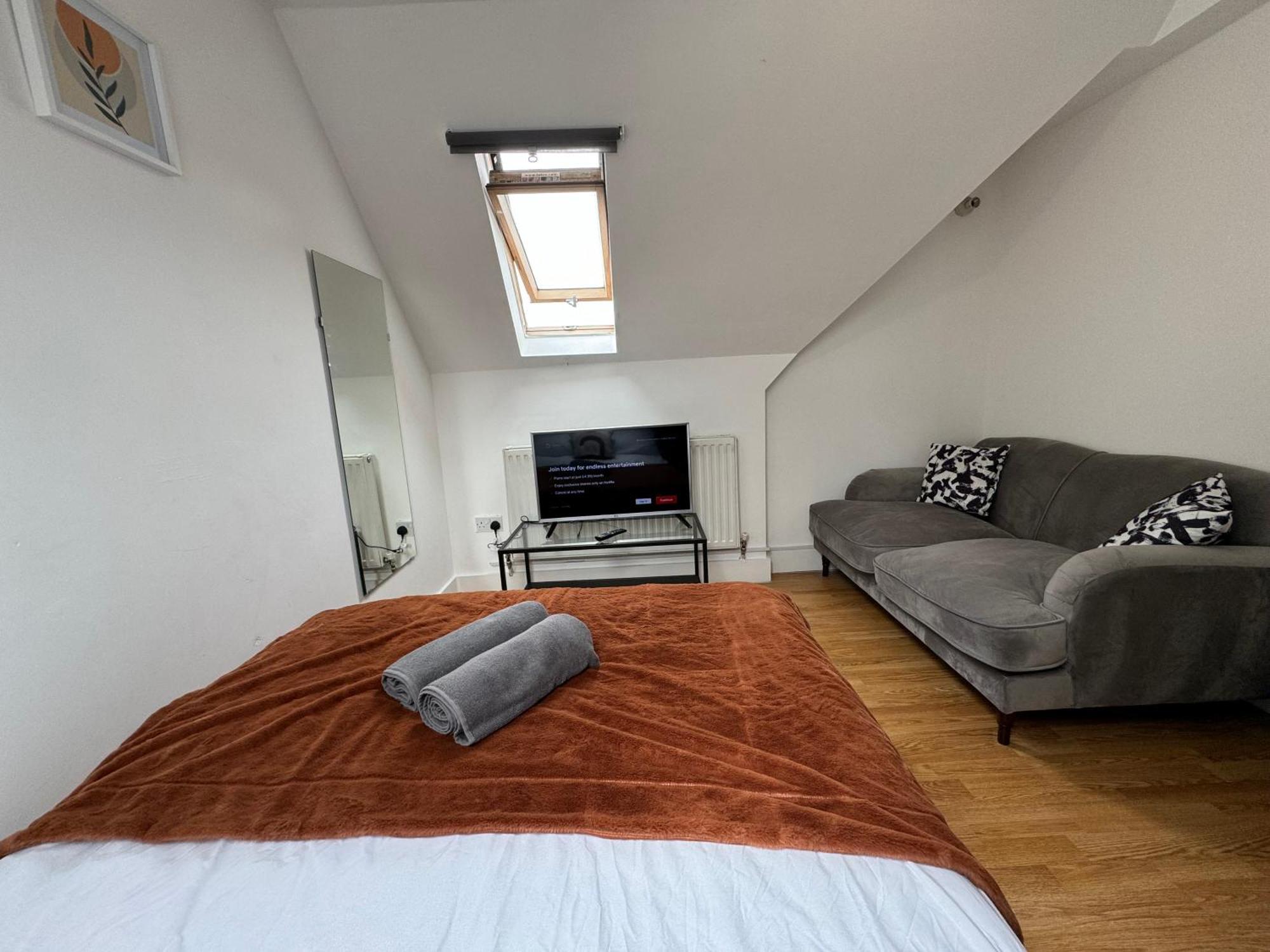 Wembley Stadium Rooms, 12mins Homestay *