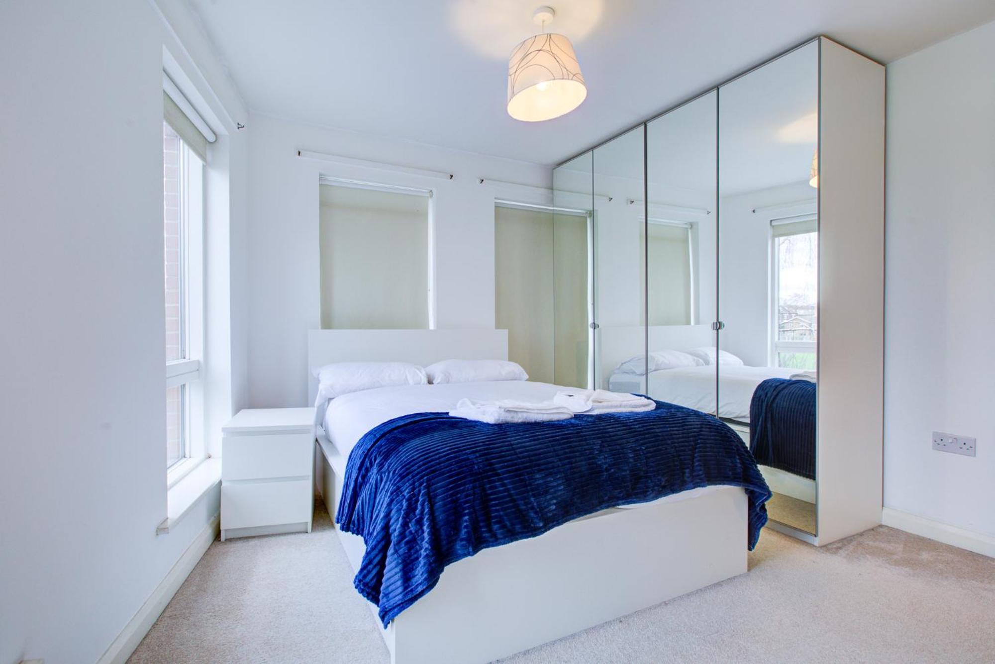 Apartamento 2 Bedroom Flat Near Westfield, Hospital, Stadium & Uni