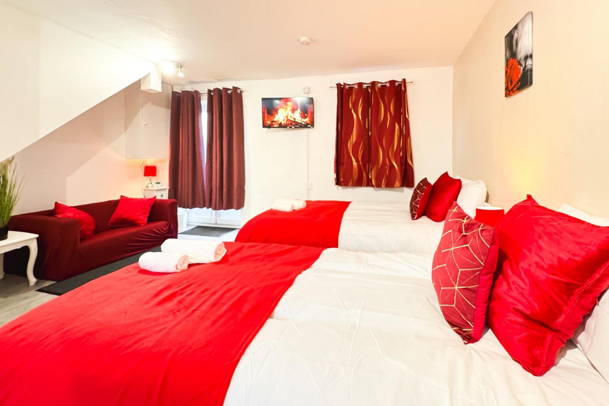 Irongate House By Smart Corporate Holiday home *