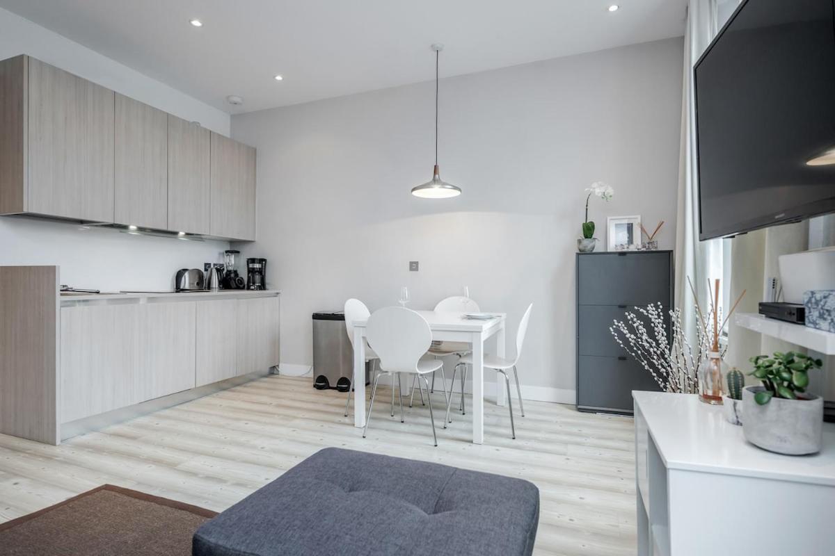 Bright 2-bedroom Flat In Chelsea Apartment *