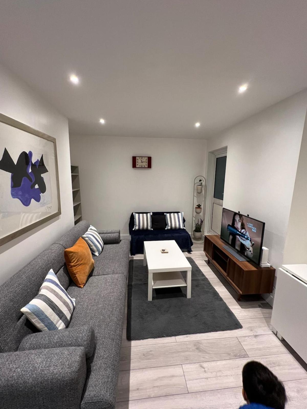 Apartment Amazing Location 2 Bed Swiss *