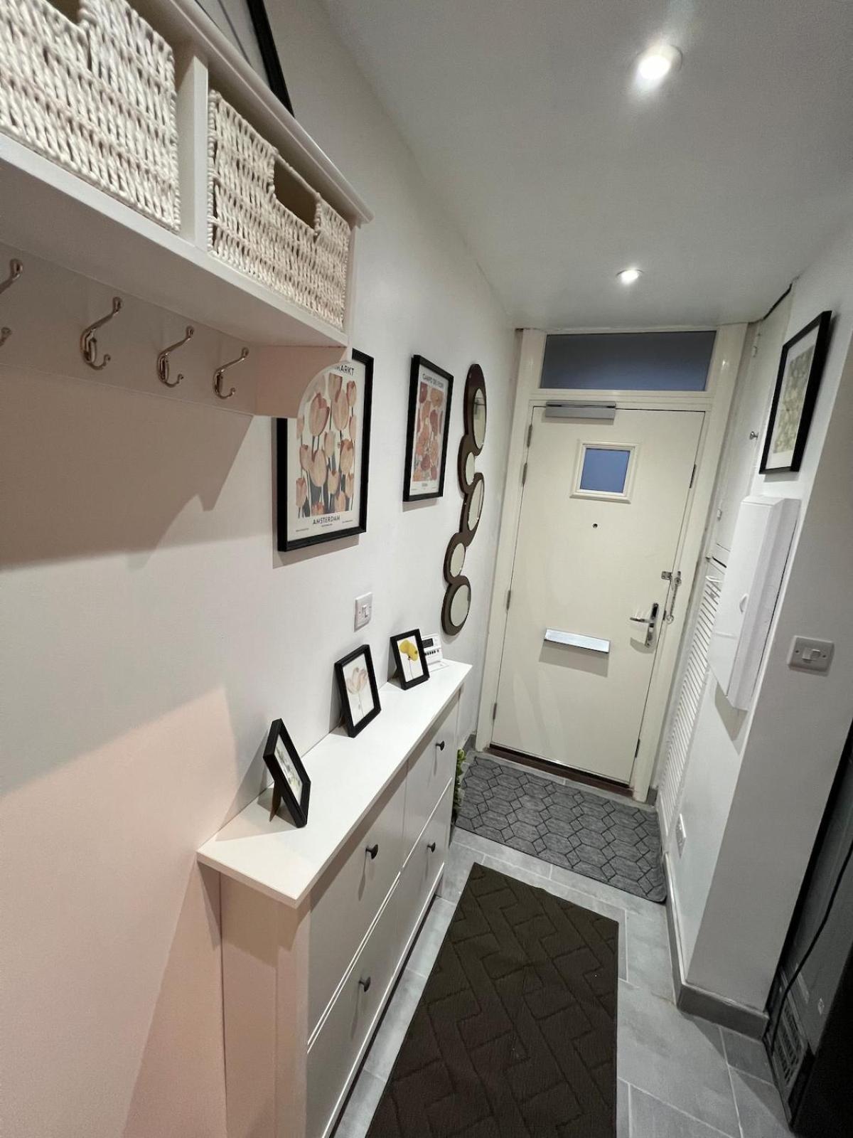 Amazing Location 2 Bed Swiss * London