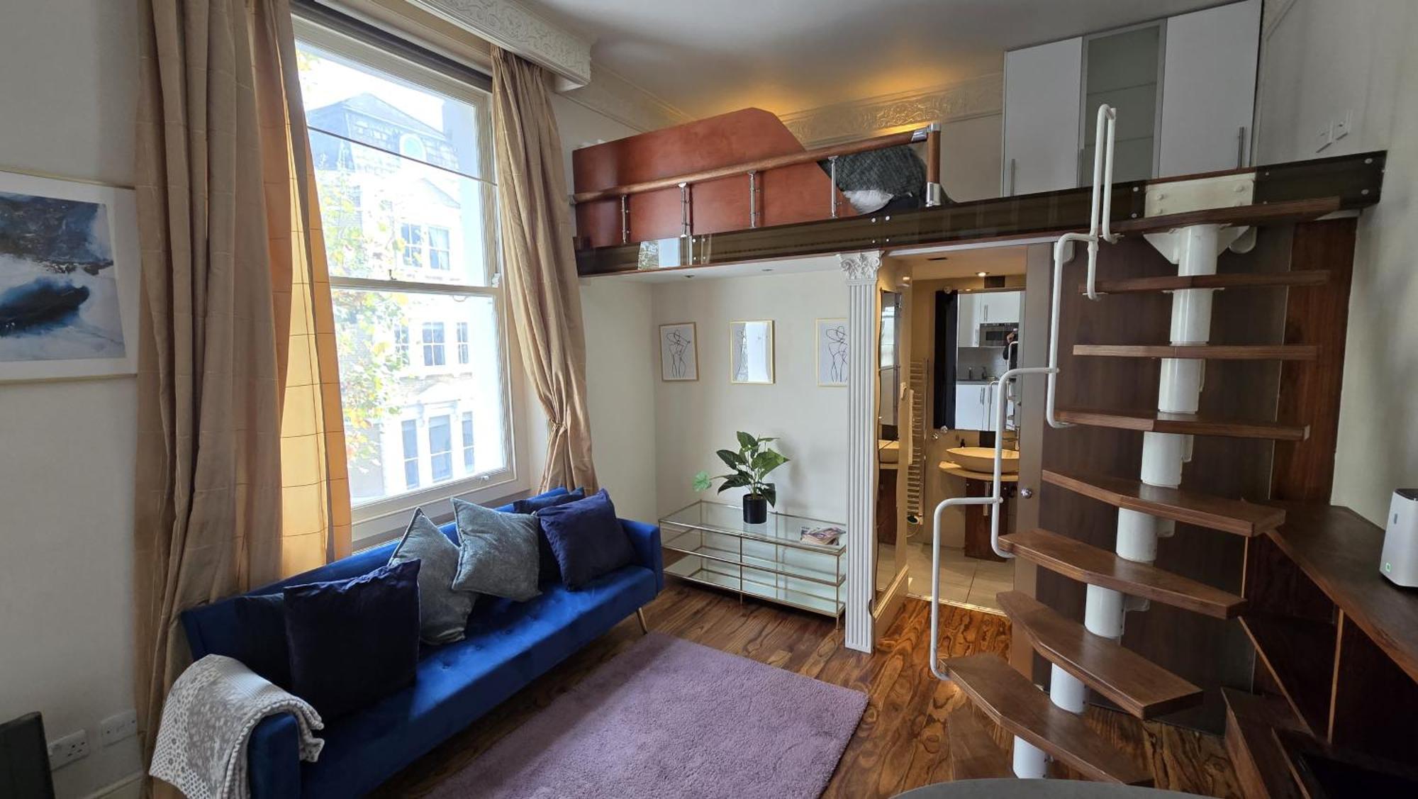 Charming In Notting Hill Apartment