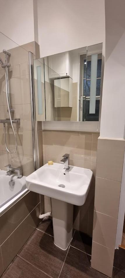 Star Warwick Mansions 3-bed Oasis Appartement