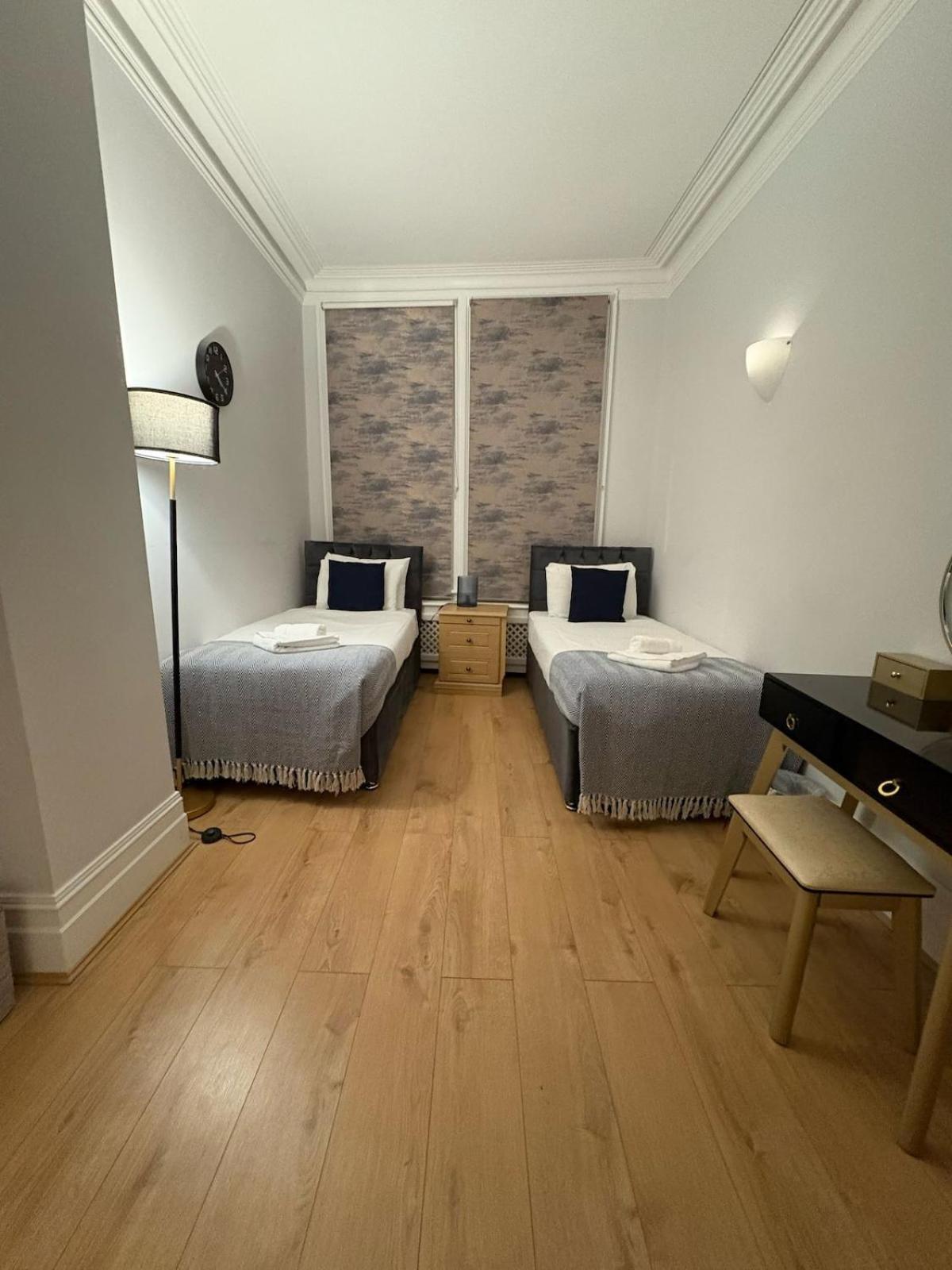 Star Warwick Mansions 3-bed Oasis * Londen