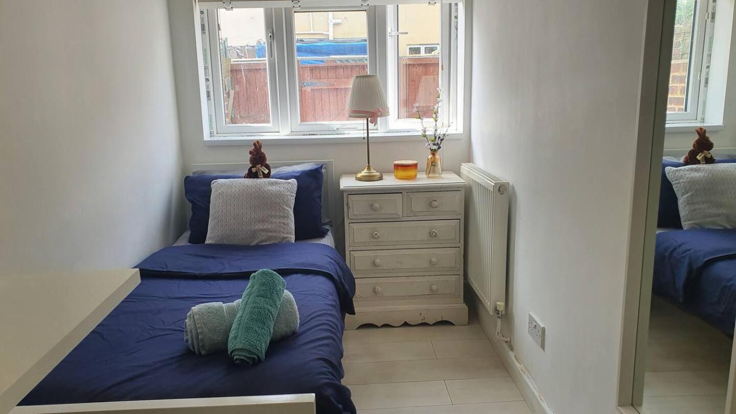In Stepney-limehouse London